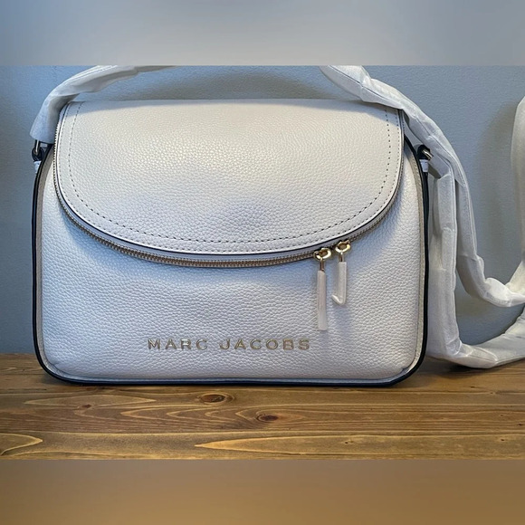 NWT Marc Jacobs Messenger White Leather with Gold accents Crossbody Purse - Picture 8 of 12